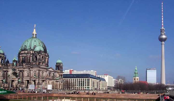 Leere auf dem Schlossplatz in Berlin-Mitte