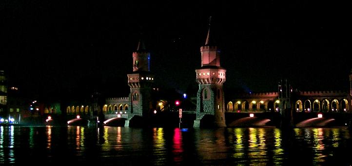 Berlins schnste Brcke - Oberbaumbrcke.