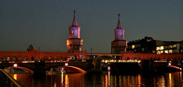 Berlins schnste Brcke - Oberbaumbrcke.