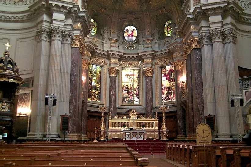 Altarraum im Berliner Dom.