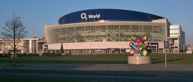 O2 World an der East Side Gallery