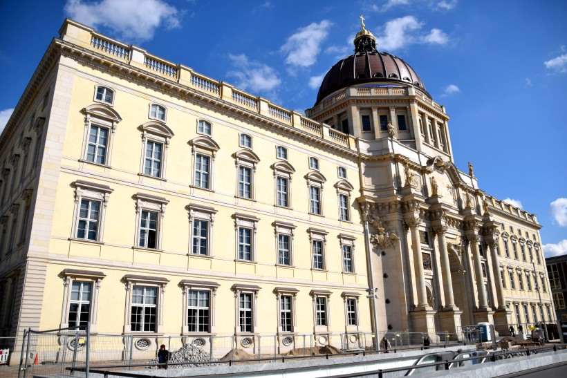 Westfassade des Berliner Schlosses - Humboldt Forum.