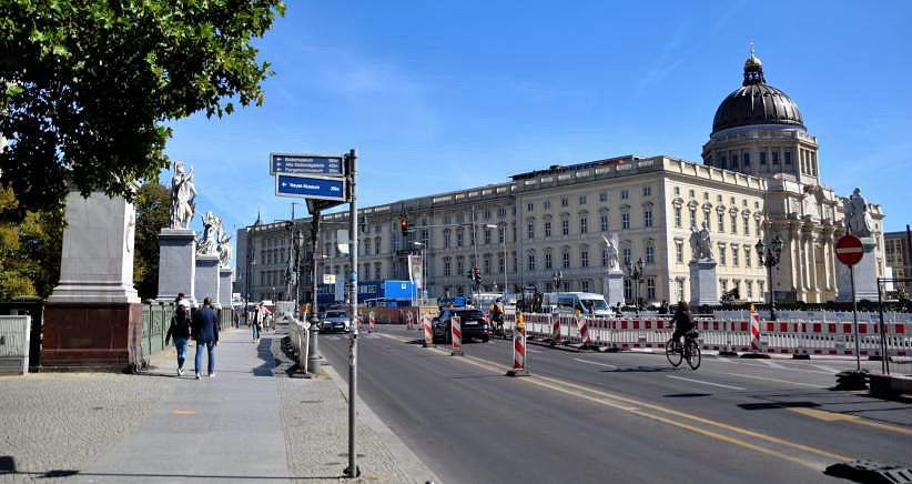 Das neu errichtete Berliner Stadtschloss (Humboldt Forum) im September 2020.