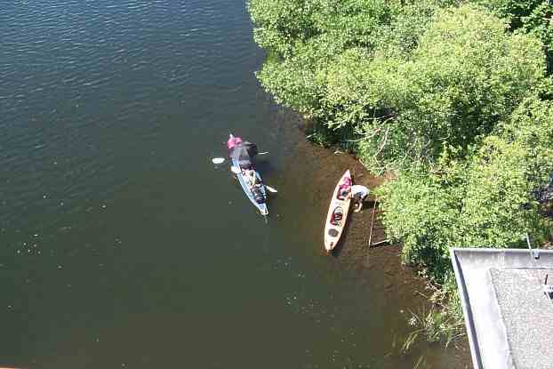 Kanuten am Havelufer in Premnitz