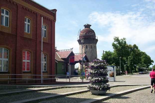 Bahnhof mit denkmalgeschtztem Empfansgebude des ehem. Kaiserbahnhofs 