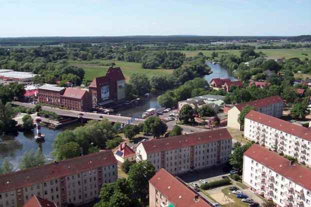 Blick vom Kirchturm zum BUGA Gelnde Optikpark, Eingang Mhlentor