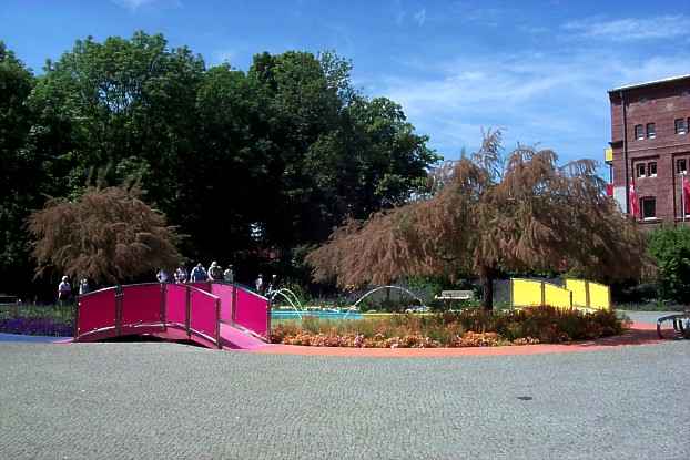 Farbbrunnen im BUGA Gelnde Optikpark Rathenow