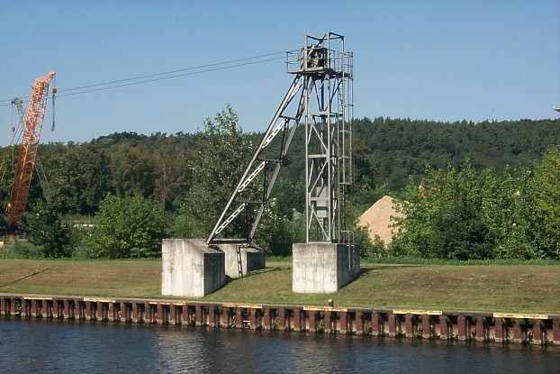 Seil-Treidelturm Schiffshebewerk Niederfinow