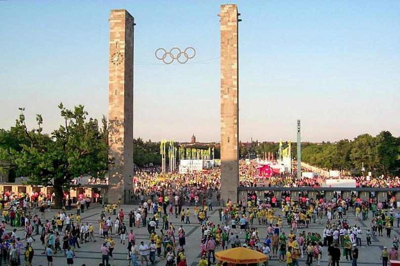 Einlass der Fuballfans, Brasilien - Kroatien, Juni 2006.