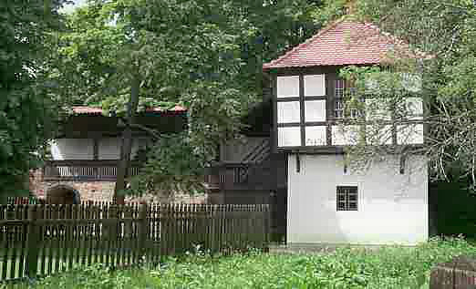 Napoleonhaeuschen an der Stadtmauer in Luckau