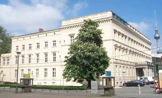 Palais am Festungsgraben