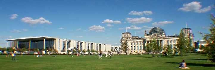 Paul-Löbe-Haus und das Reichstagsgebäude