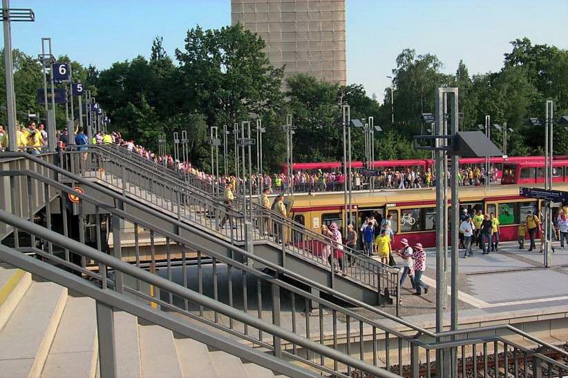 WM Vorrundenspiel Brasilien-Kroatien 2006, S-Olympiastadion Fugngerbrcke.