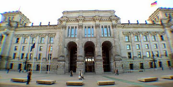 Ostportal des Reichstagsgebudes