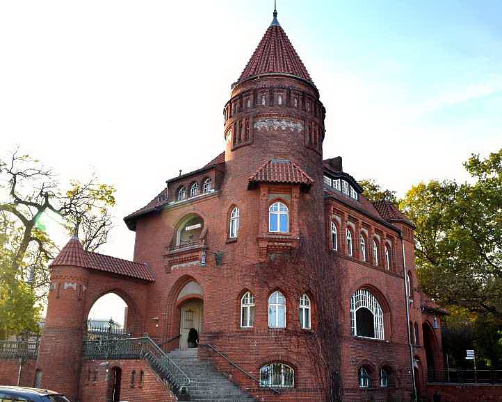 Sixtus-Villa, Schultheibrauerei in Kreuzberg.