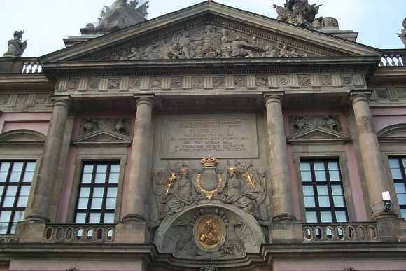 Giebelrelief am Zeughaus in Berlin Mitte