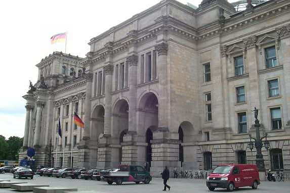 Ostportal des Reichstagsgebäudes