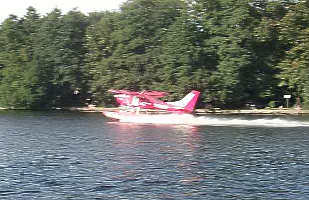 Wasserflugzeug beim Start