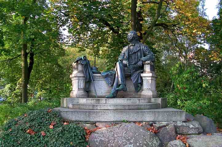 Denkmal fr Fontane - Neuruppin.