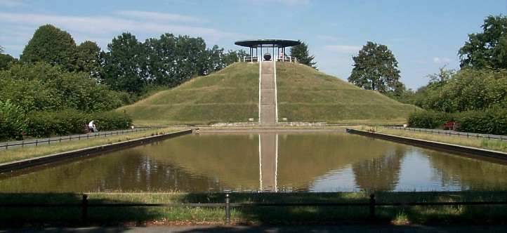 Fliegeberg in Berlin-Lichterfelde-Ost als Otto-Lilienthal-Gedenksttte