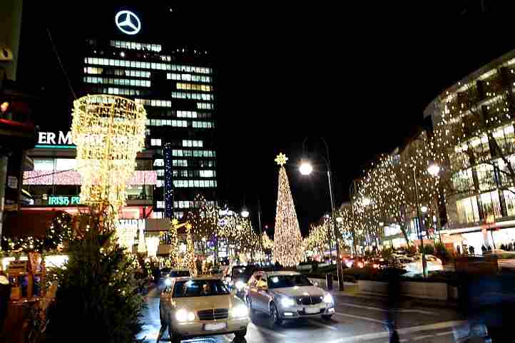 Blick vom Breitscheidplatz zur Tauentzienstrasse.