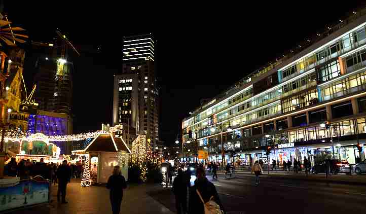 Weihnacht am Bikini-Haus und Hotel Waldorf Astoria