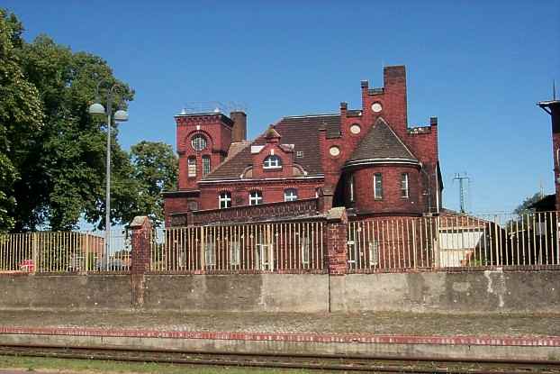 Altes historisches Backsteingebude auf dem Bahnhofsgelnde Wittenberge