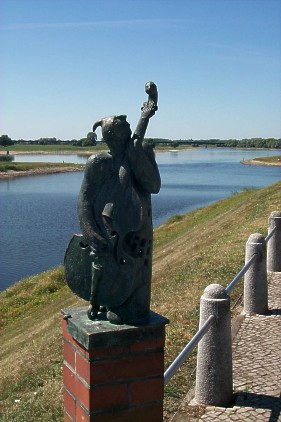 Skulpturengruppe Zeitreise am Hafen Wittenberges