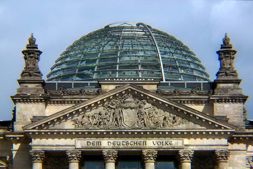 Dem Deutschen Volke - Reichstagsgebäude in Berlin.