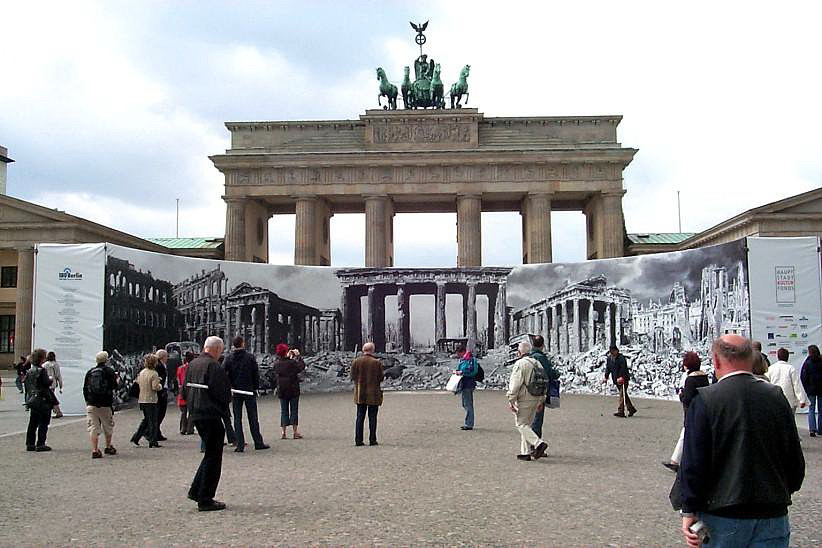 Bildleinwand, Kriegsende am Brandenburger Tor.