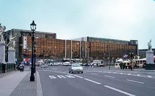 Schlossbruecke - Palast der Republik