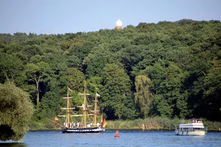 Miniaturfregatte Royal Louise auf der Sacrower Lake.