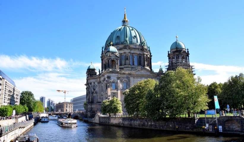 Berliner Dom an der Spree.