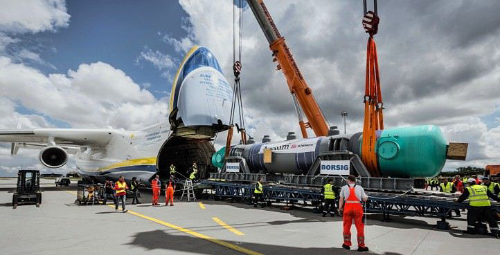 Verladung des BORSIG Abhitzekessels in die Antonov AN 225 - Halle/Leipzig.