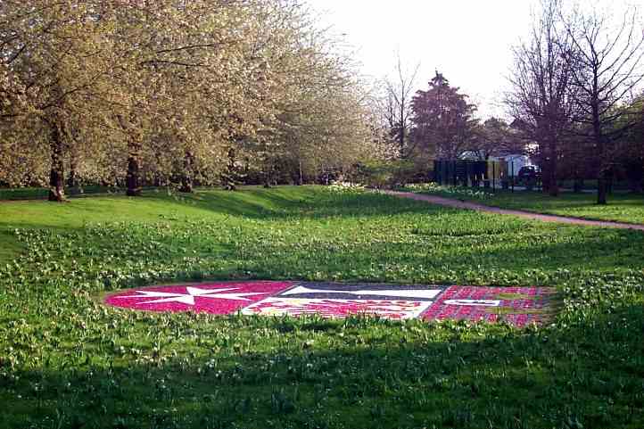 Neukllner Wappen im Britzer Garten.