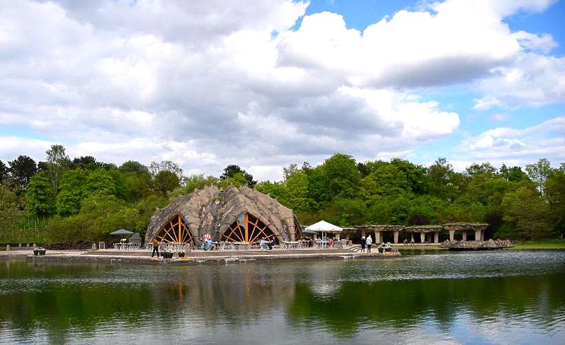 Das Restaurant "Seeterrassen" im Britzer Garten.