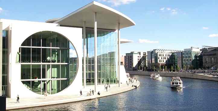 Marie-Elisabeth-Lders-Haus an der Spree