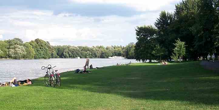 Treptower Ufer - Parkpromenade