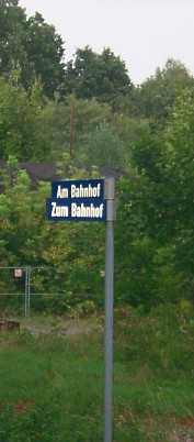 Straenschild Zum Bahnhof Gro Behnitz bei Nauen