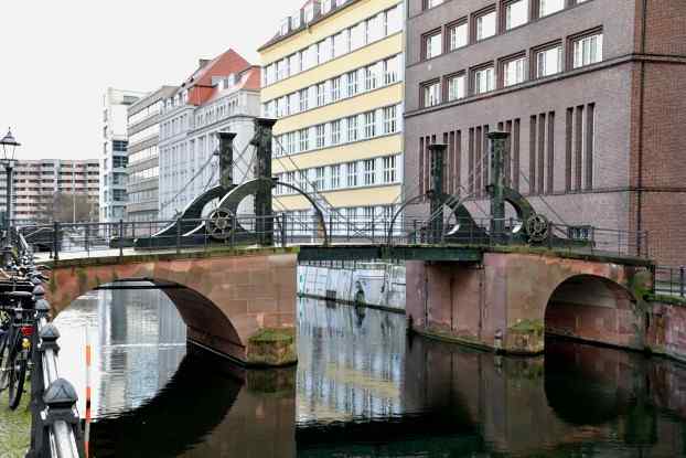 Jungfernbrcke am "Auswrtige Amt"