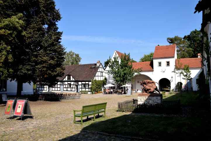 Im Hof Jagdschloss Grunewald.