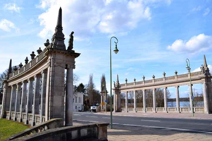 restaurierte Kolonnaden der Glienicker Brcke - 2018