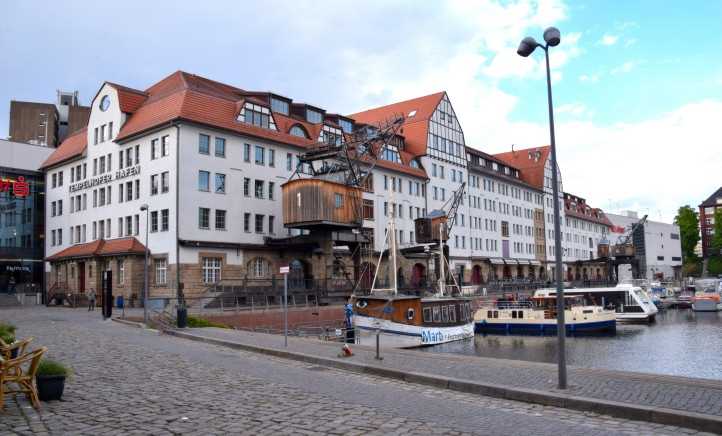 Tempelhofer Hafen.