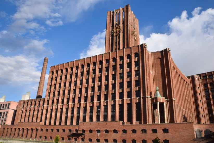 Ullsteinhaus in Tempelhof am Tempelhofer Hafen.