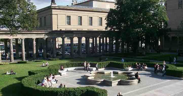 Kolonnadenhof auf der Museumsinsel