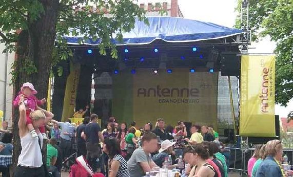 Antenne Brandenburg auf der Bismarckhhe beim Baumbltenfest in Werder