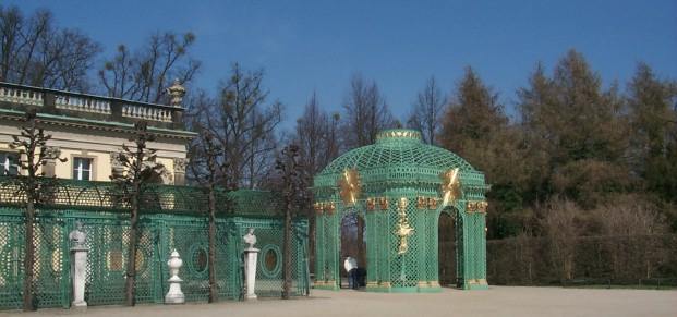 Laubengnge auf der Terrasse von Schlo Sanssouci