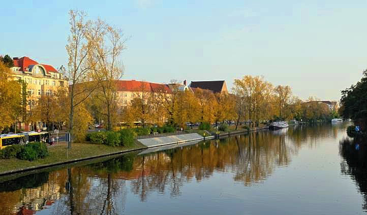 Spree am Schloss Charlottenburg.