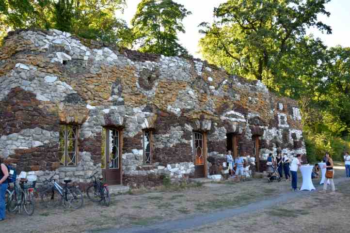 Crystal- und Muschelgrotte, am Ufer des Jungfern Sees.