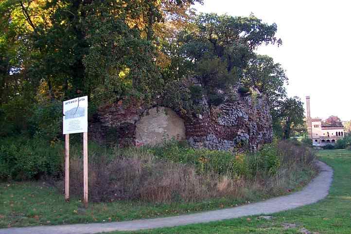 Muschelgrotte im Neuen Garten im Jahr 1999.